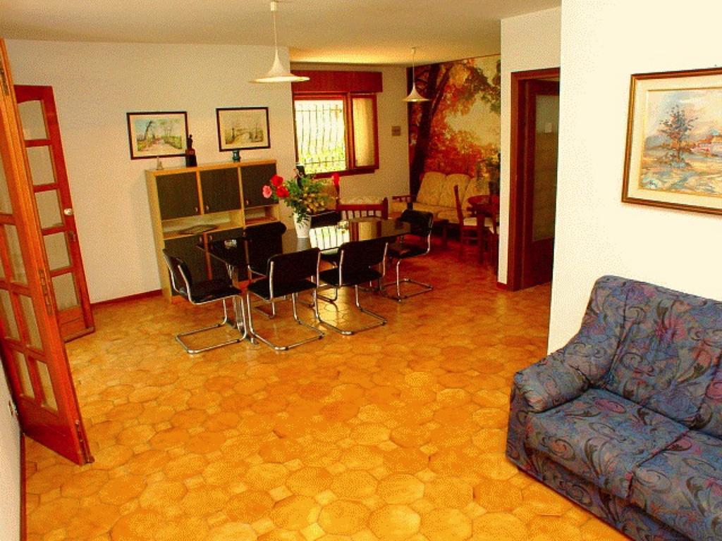 Lignano Riviera With Fireplace & Air Conditioning Lignano Sabbiadoro Extérieur photo